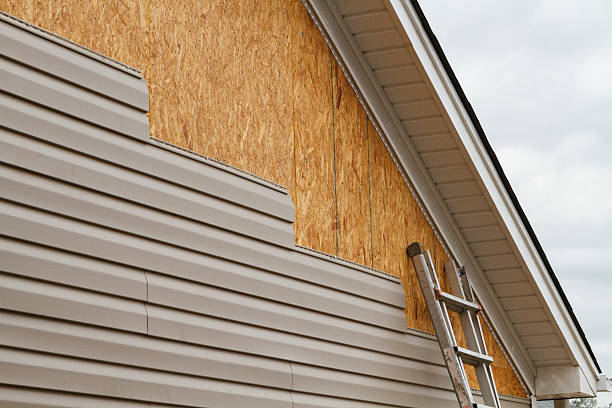 Professional Siding technician working in New Providence, NJ